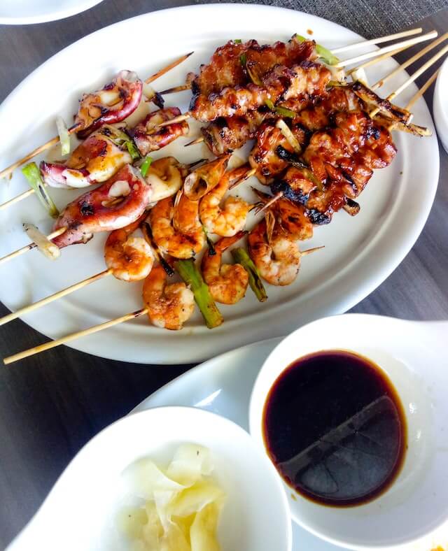 A plate of chicken kabab