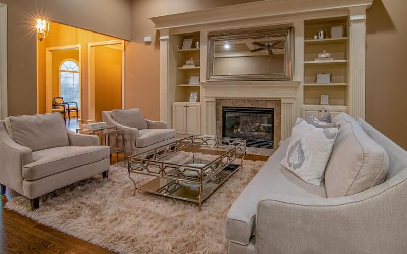 A beautiful drawing romm with three sofa